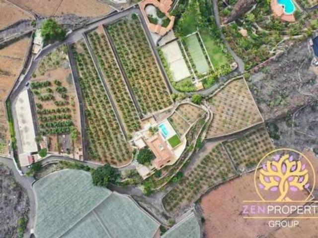 REf. 2221 Impresionante finca con 5 casas
