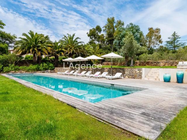 REF 223: SAINT TROPEZ LA MOUTTE VILLA PROCHE PLAGE