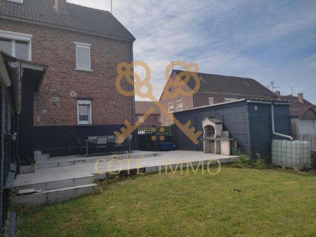 REF 23A LARGE MAISON ENTIEREMENT RENOVEE BRIQUES SEMI INDI
