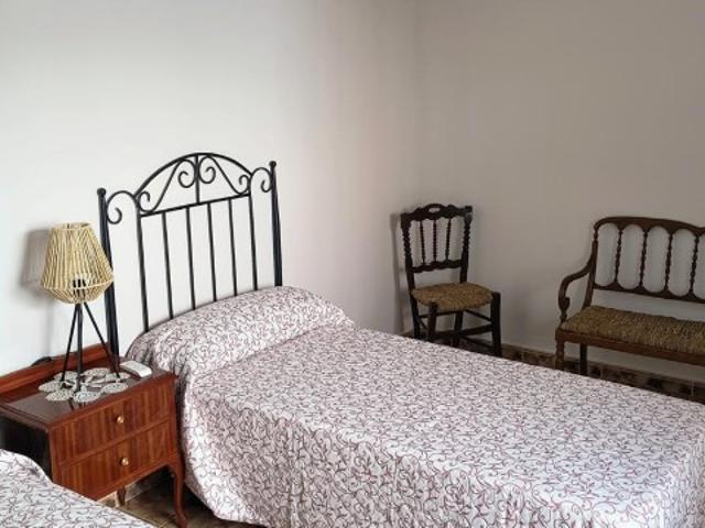 REF 25126 MAGNIFICA CASA DE PUEBLO JUNTO A PLAZA