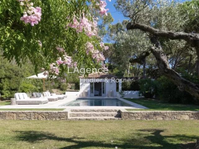 REF 359: VILLA PLEINE DE CHARME A PROXIMITÉ DES PLAGES