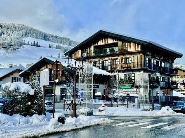 REF 370: MEGEVE COEUR DU VILLAGE LUXUEUX DUPLEX