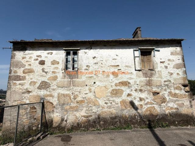 REF 4182 CASA DE PIEDRA PARA REFORMAR CON PARCELA DE 3963m2 CON POSIBILIDAD DE SEGREGACIÓN TAMEIGA MOS