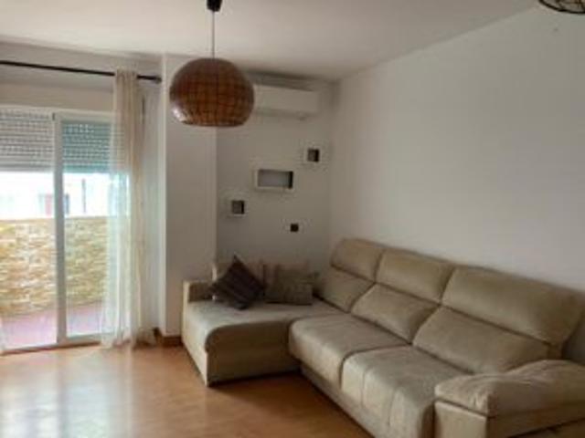 Ref. 44527 Precioso piso junto al mar / Alquiler curso escolar
