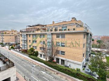 Ref. 4728. Aravaca, Estación. Piso, 103m2. 2 dormitorios, 2 baños