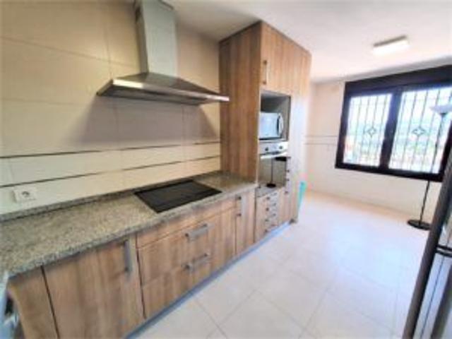 Ref. 49357 PRECIOSA ADOSADA EN ALQUILER EN ESTEPONA