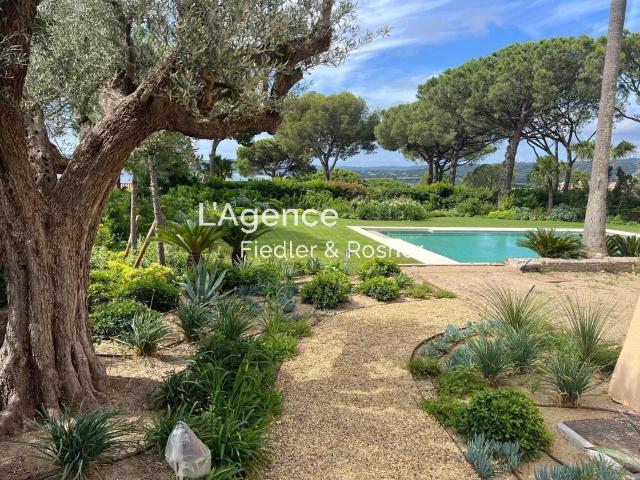 REF 509: RAMATUELLE LA CAPILLA INCROYABLE VILLA VUE MER
