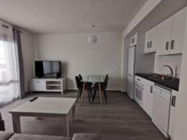Ref. 50348 Se alquila apartamento en Estepona pueblo