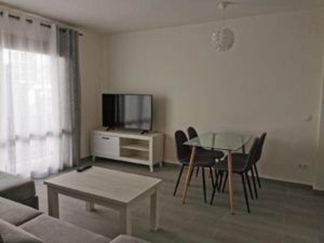 Ref. 50348 Se alquila apartamento en Estepona pueblo