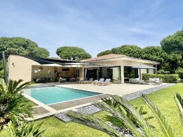 REF 539: SUPERBE VILLA DE CHARME AU COEUR DE LA CAMPAGNE DE RAMATUELLE