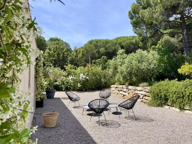 REF 539: SUPERBE VILLA DE CHARME AU COEUR DE LA CAMPAGNE DE RAMATUELLE