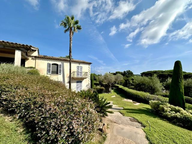 REF 547: RAMATUELLE VAL DE RIAN PROPRIETE AVEC VUE MER