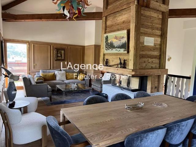 REF 551: MEGEVE COEUR DE VILLAGE CHALET ENTIÈREMENT RÉNOVÉ