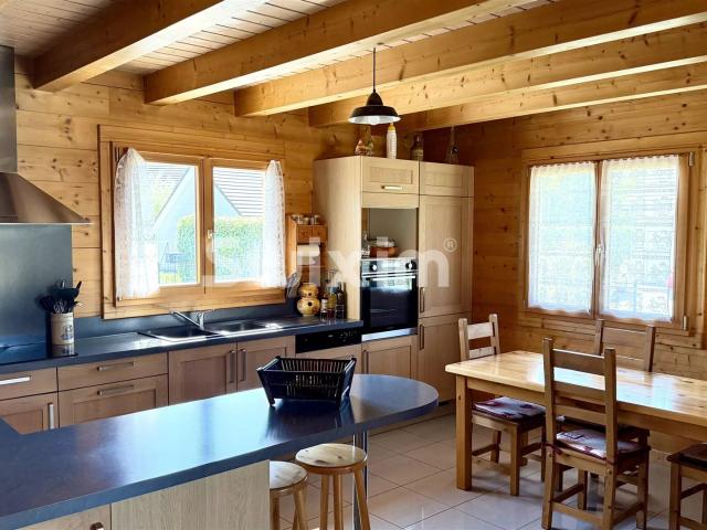 Réf 70623Fv: À Champagnole, proche de toute commodités, déc. 115m² Champagnole