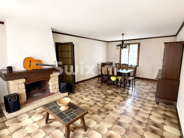 Réf 70684FV: Venez découvrir cette maison mitoyenne située s. 141m² Vers en Montagne