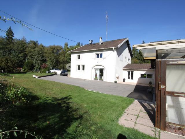 Réf: 70988 AP: En exclusivite, cette Très belle ferme rénové. 170m² Hadol