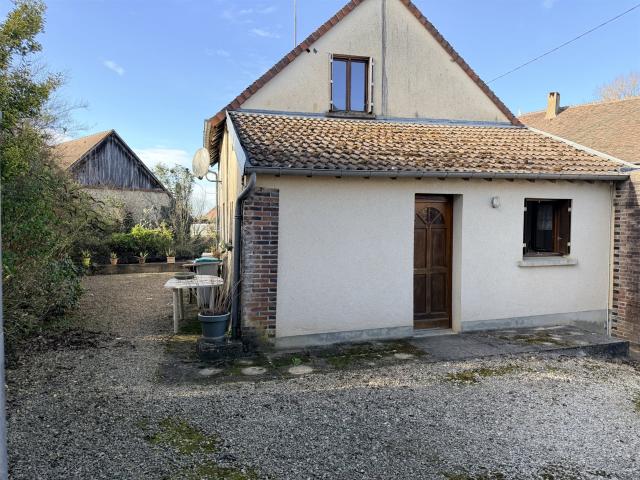 Ref 742 A 1h30 de Paris A6, à 15 mn Toucy, Vous serez séduit. 78m² Les Ormes