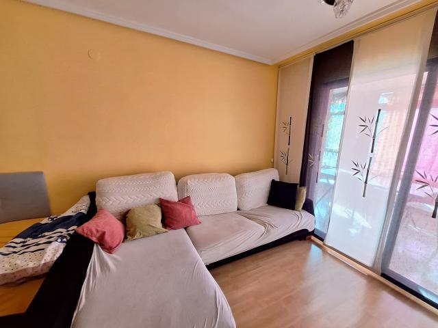 REF.7785 Amplio apartamento con 3 dormitorios en Torrevieja