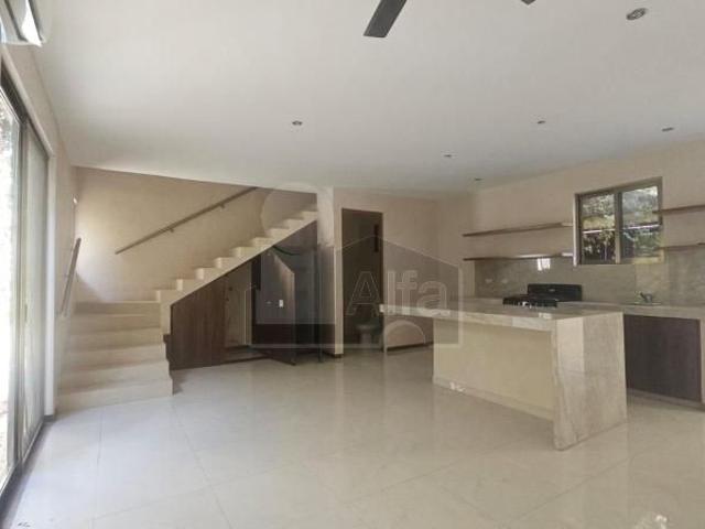 REF. 7913/771 Casa en renta en el Centro de Mérida,Yucatán