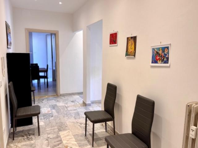 Ref: 8089 Giovanelli | Florence Apartments for Rent | Long Term Student Accommodation Rentals | HousingInFlorence