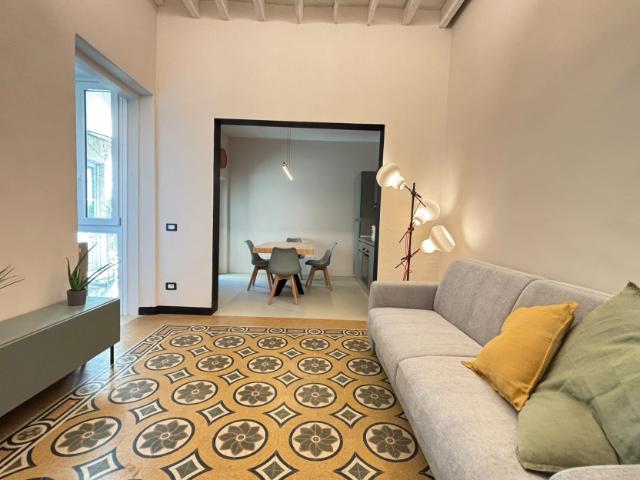 Ref: 9023 Oliver | Florence Apartments for Rent | Long Term Student Accommodation Rentals | HousingInFlorence