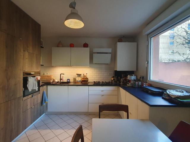 Réf: GES03850002 371, 3 pièce s, VILLEURBANNE