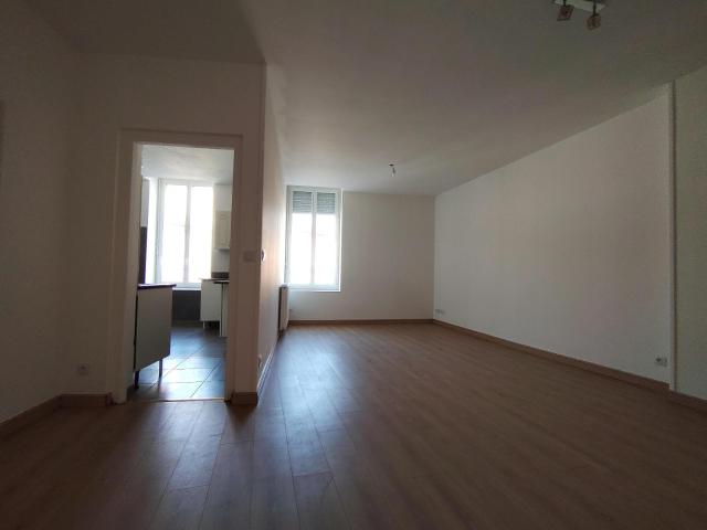 Réf: GES34900002 492, 4 pièce s, GIVORS