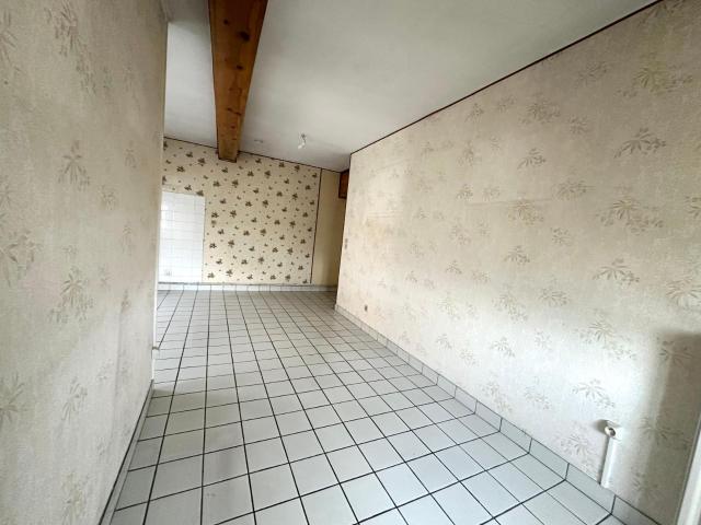 Réf: GES38150018 370, 2 pièce s, RIVE DE GIER