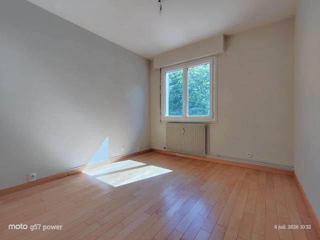 Réf: GES38360319 374, 3 pièce s, VILLEURBANNE