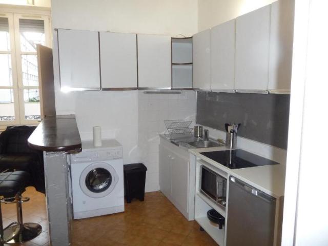 Réf: GES42216980 787, 1 pièce s, LYON