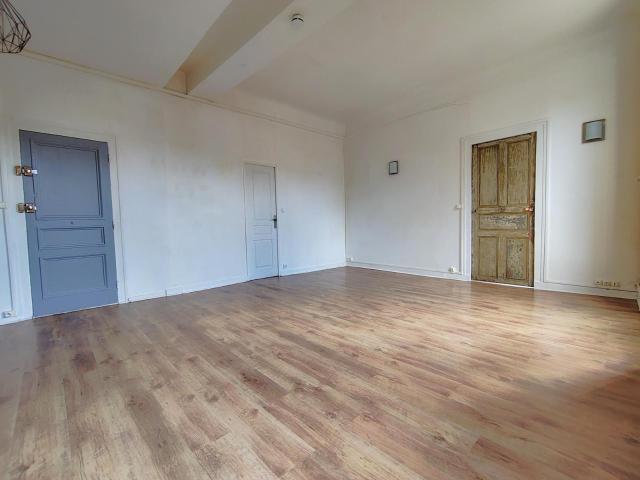 Réf: GES52590001 372, 2 pièce s, ST CYR AU MONT D’OR