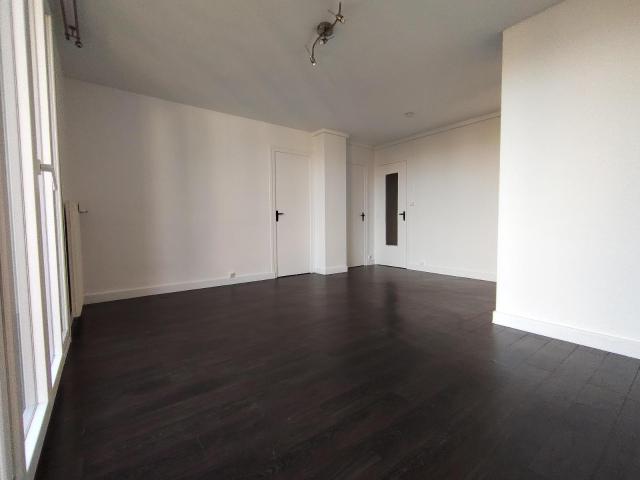 Réf: GES60130014 368, 3 pièce s, VENISSIEUX