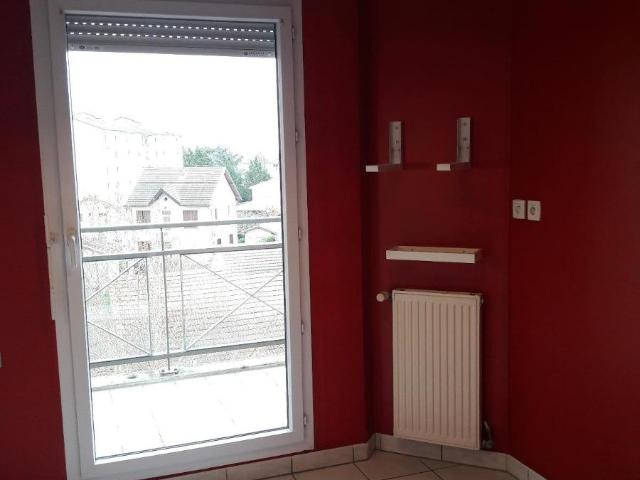 Réf: GES62820138 375, 3 pièce s, DECINES CHARPIEU