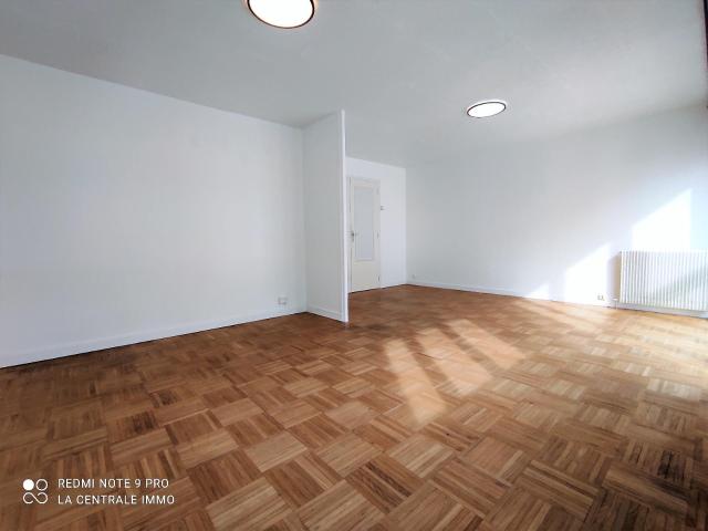 Réf: GES65270027 787, 3 pièce s, LYON