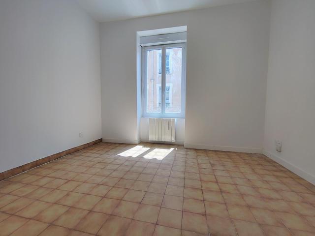 Réf: GES65370012 375, 1 pièce s, LYON