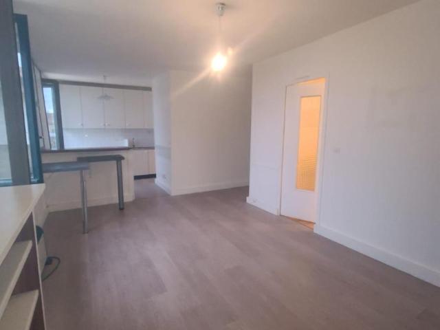 Réf: GES80410008 492, 2 pièce s, VENISSIEUX