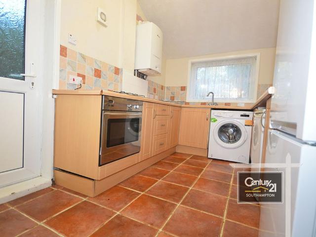 |Ref: R152397|, Burton Road, Southampton SO15, 3 bed terraced house to rent, £1,500 pcm | PrimeLocation
