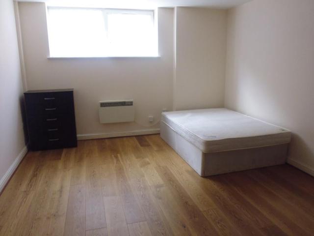 |Ref: R152472|, Hanover Court, Yourk Walk, Southampton, SO14 1BP Century 21 United Kingdom