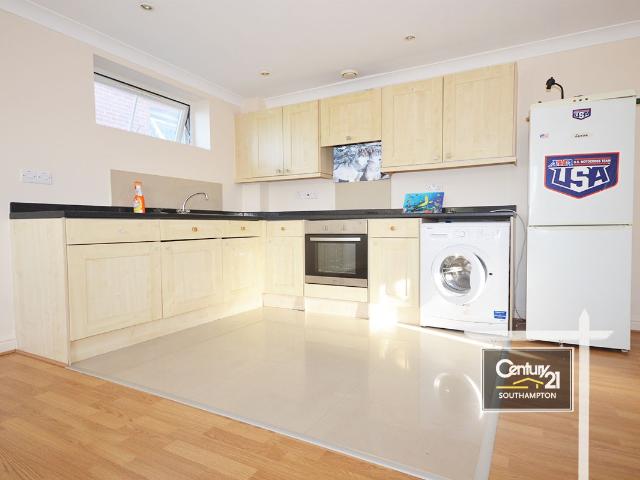 |Ref: R152786|, Howards Road, Southampton, SO15 5BJ Century 21 United Kingdom
