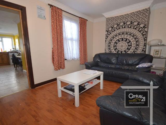 |Ref: R153091|, Earls Road, Southampton SO14, 3 bed terraced house to rent, £1,550 pcm | PrimeLocation