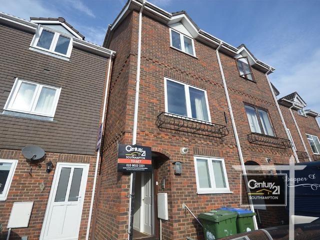 |Ref: R153001|, Berkeley Close, Southampton SO15, 4 bed town house to rent, £2,340 pcm | PrimeLocation