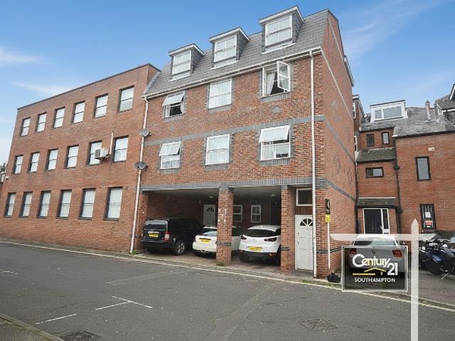 |Ref: R153202|, Winchester Street, Southampton, SO15 2ER Century 21 United Kingdom