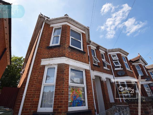 |Ref: R153893|, Burlington Road, Southampton SO15 2FQ Century 21 United Kingdom