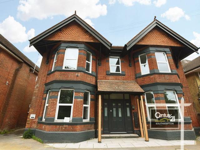 |Ref: R153828|, Portsmouth Road, Southampton SO19, 1 bed flat to rent, £925 pcm | PrimeLocation