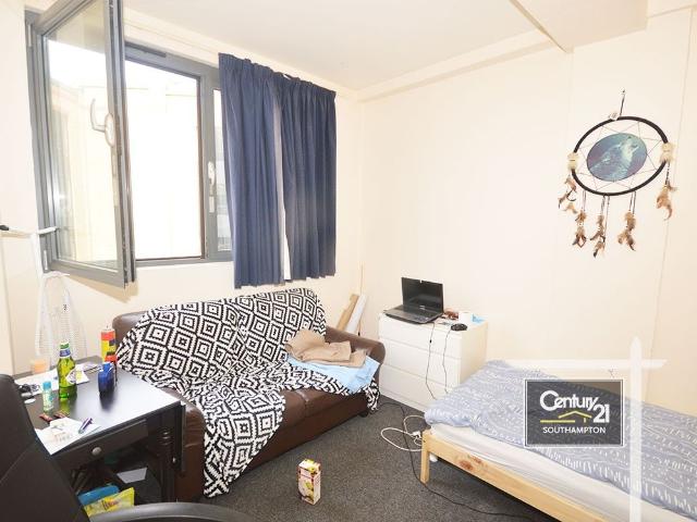 |Ref: R154003|, Mede House, Salisbury Street, Southampton SO15, 2 bed flat to rent, £995 pcm | PrimeLocation