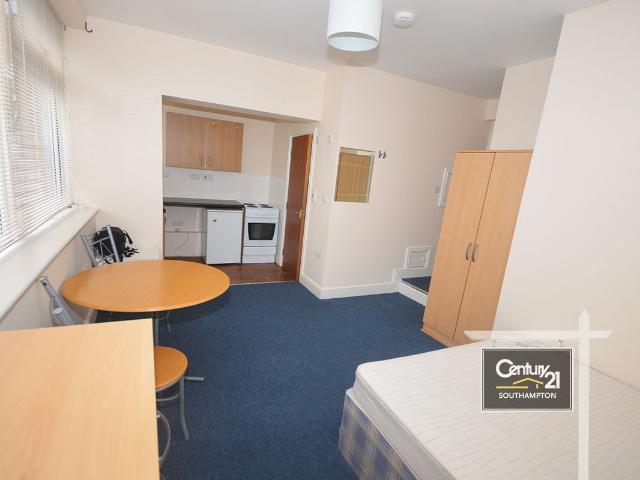 |Ref: R154368|, London Road, Southampton, SO15 2AD Century 21 United Kingdom