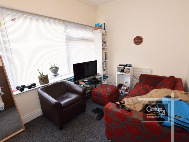 |Ref: R169102|, London Road, Southampton SO15, 2 bed flat to rent, £995 pcm | PrimeLocation
