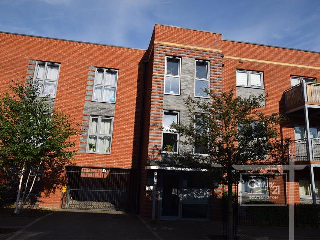 |Ref: R199289|, Fenwick House, Meridian Way, Southampton, SO14 0FN Century 21 United Kingdom