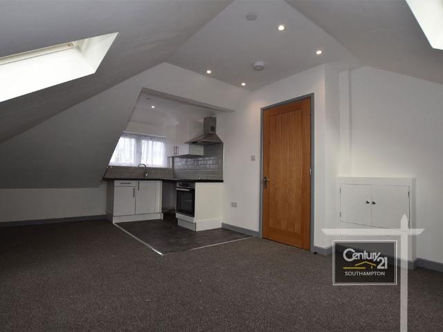 |Ref: R199922|, Clifton Road, Southampton SO15, 2 bed flat to rent, £1,195 pcm | PrimeLocation