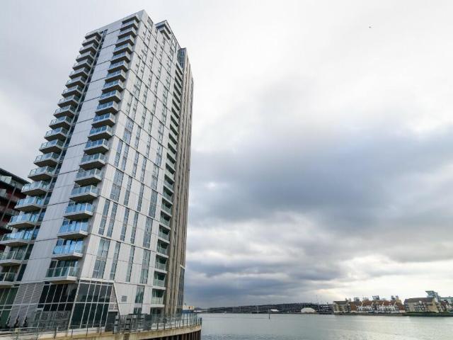 |Ref: R203973|, Vantage Tower, Centenary Plaza, Southampton, SO19 9XH Century 21 United Kingdom
